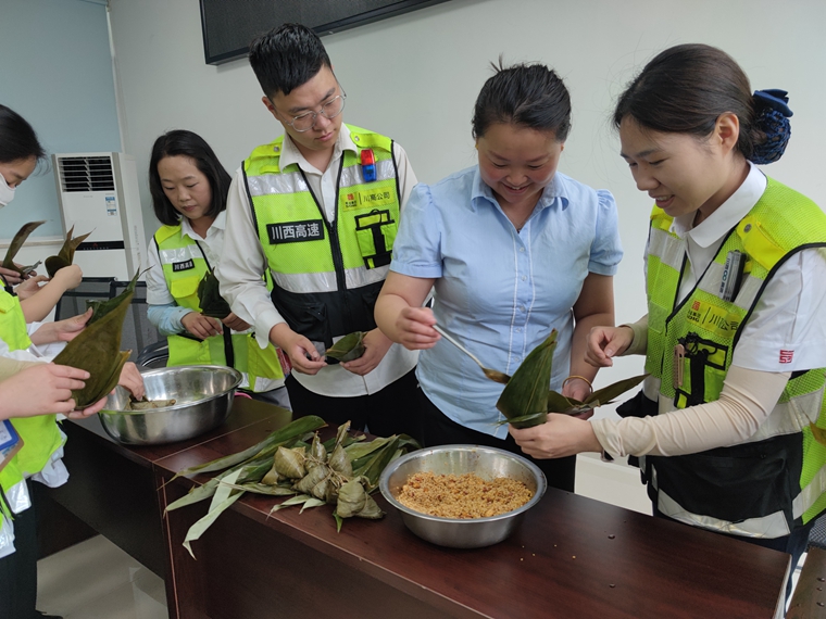 绕东各站开展端午节主题活动 (6)_副本.jpg