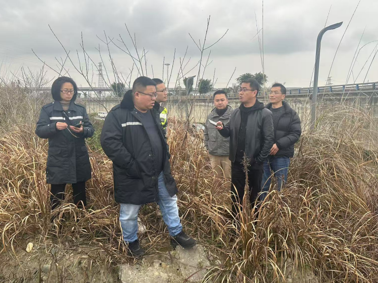 携手防汛共筑立交区安全屏障.png
