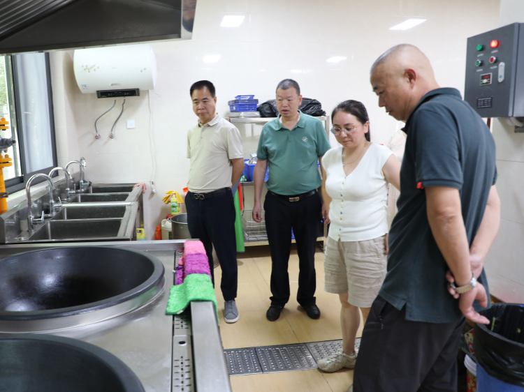 20250729川西公司党委书记、董事长刘小刚一行赴绕西管理处开展世运会专项检查2.png