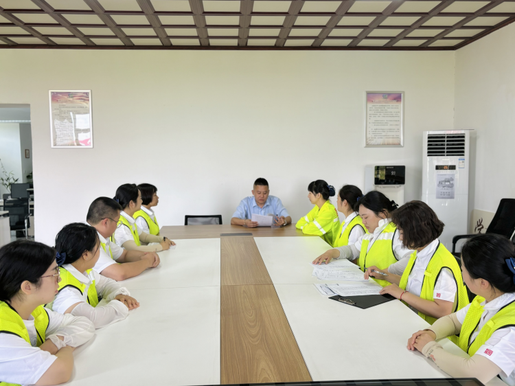 绕西管理处光华大道站组织开展应急处置卡学习活动.png
