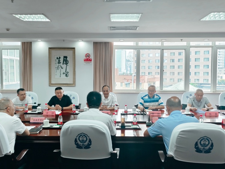 对标公安最强大脑！川西公司“五岗合一”到成都市公安局交通管理局交流学习(照片)_副本.jpg