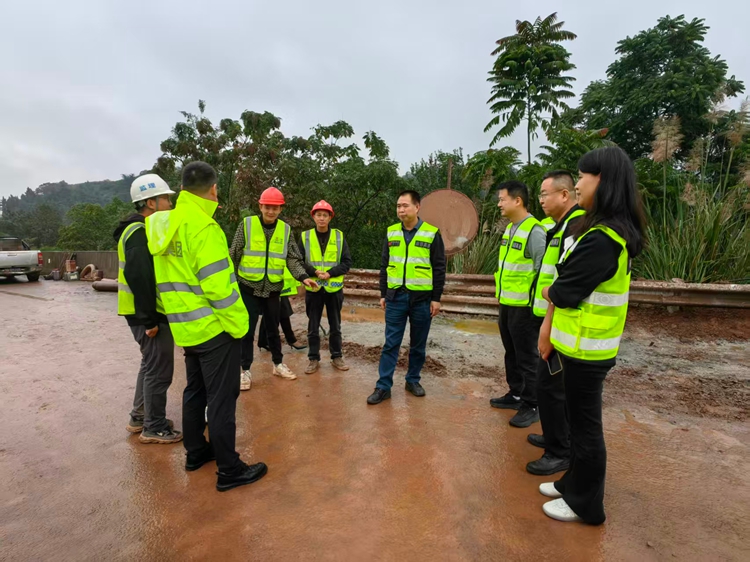 川西公司党委书记、董事长刘小刚到渝蓉公司督导检查应急抢险及安全保畅工作 川西公司党委书记、董事长刘小刚到渝蓉公司督导检查应急抢险及安全保畅工作