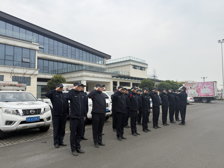 锤炼过硬作风 锻造护路尖兵 绕西路产管护队组织开展军训活动2.png