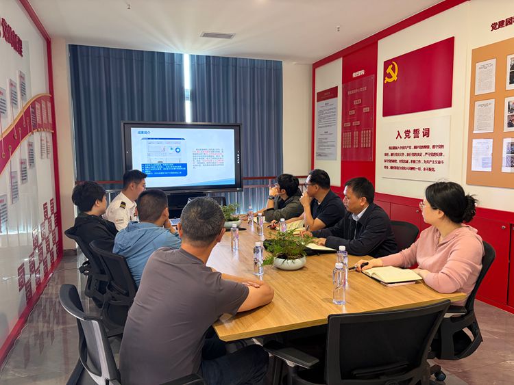 20260429 道集团路网运行中心收费稽查部部长  毛荣调研川西公司“智慧稽核工单机器人”  运行成效照片 2_副本.jpg