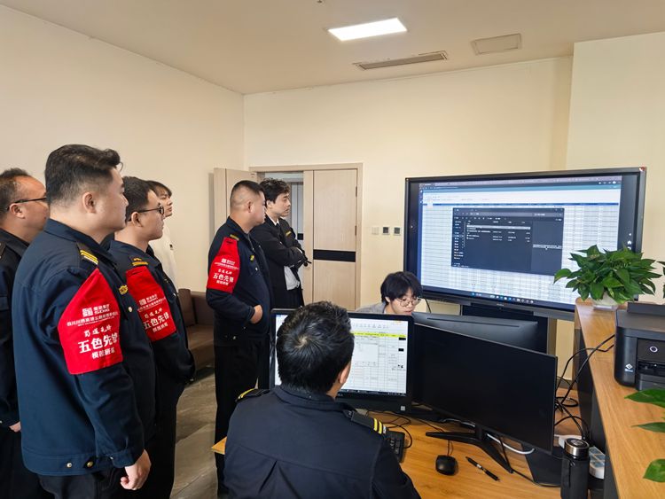 20260429 党建引领强根基 先锋护航五一路  川西公司运行调度中心五色先锋班组筑牢高速稽核保畅防线照片 2_副本.jpg