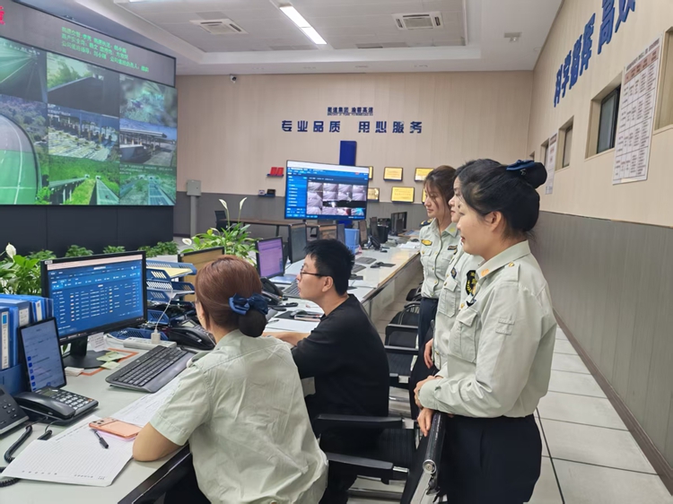 20260519渝蓉高速数据监控中心开展汛期智控平台专项培训1_副本.jpg