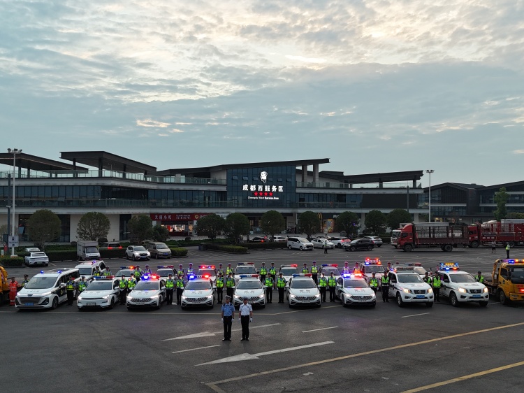 多方联动齐发力 百日攻坚保畅通1.jpeg