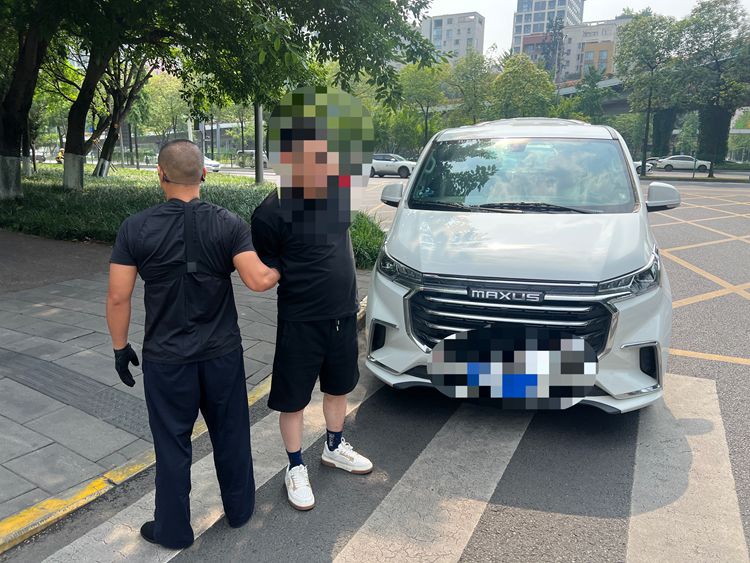 20260709 大数据精准亮剑 川西公司成功抓获两千余次ETC换牌逃费嫌疑人照片 1_副本.jpg
